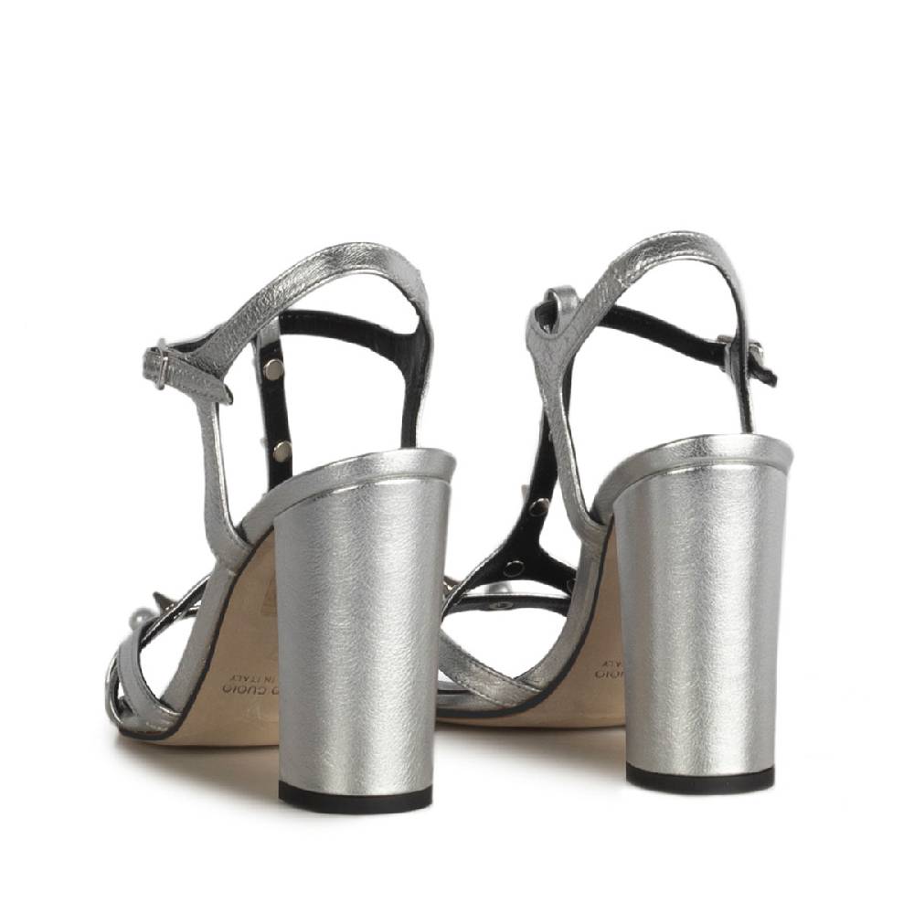 Le Dangerouge Carla Silver Studs Pearl Moda