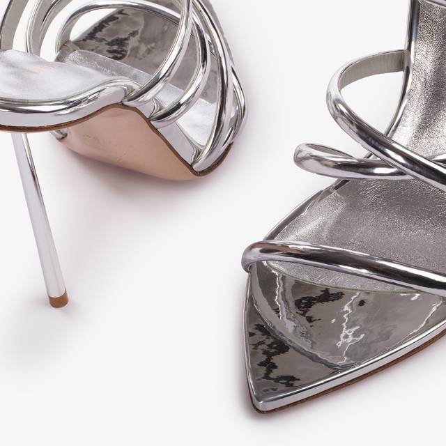 Le Silla Sandalo con fasce incrociate metallizzato argento Nuova