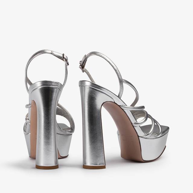 Le Silla Sandalo con plateau pelle laminata argento Shopping Online