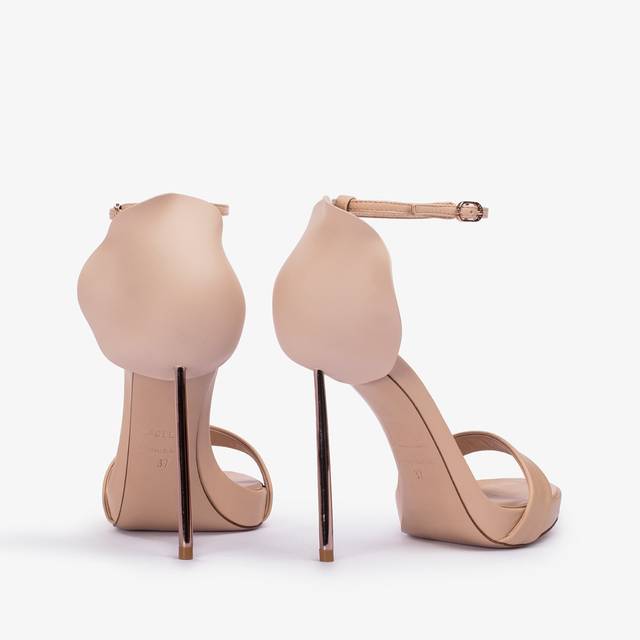 Le Silla Sandalo pelle nude skin In Saldo