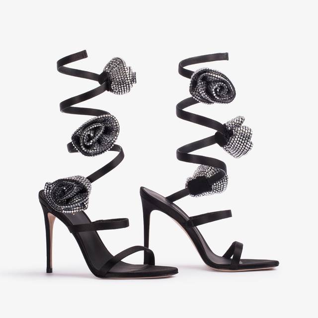 Le Silla Sandalo raso nero con rose in Cristalli argento Prezzo Ridotto