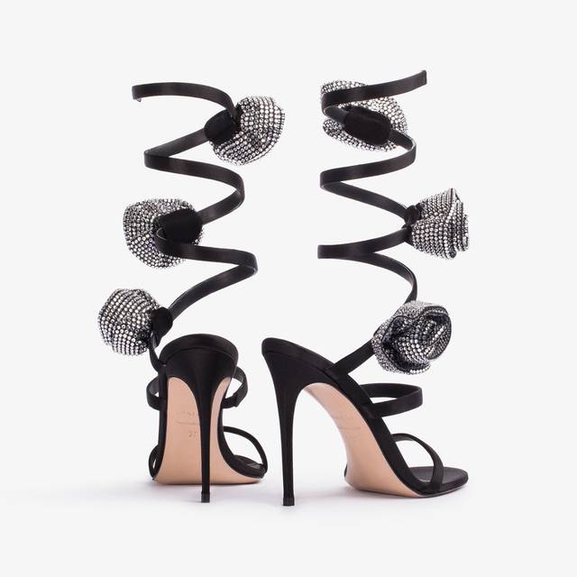 Le Silla Sandalo raso nero con rose in Cristalli argento Prezzo Ridotto