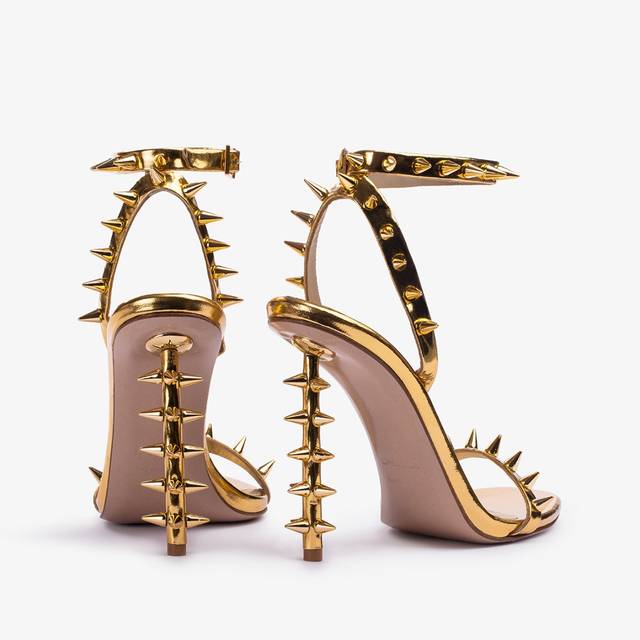 Le Silla Sandalo metallizzato oro pepita con borchie Nuova