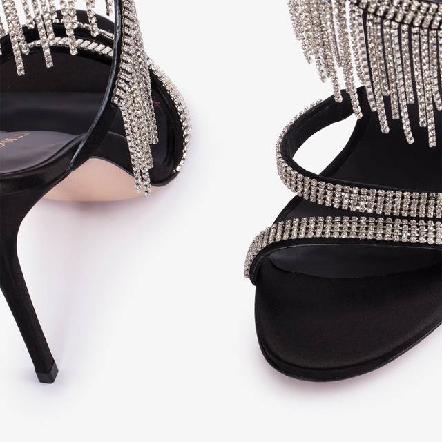 Le Silla Sandalo raso nero con frange argento Novità