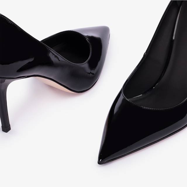 Le Silla Décolleté vernice nera In vendita