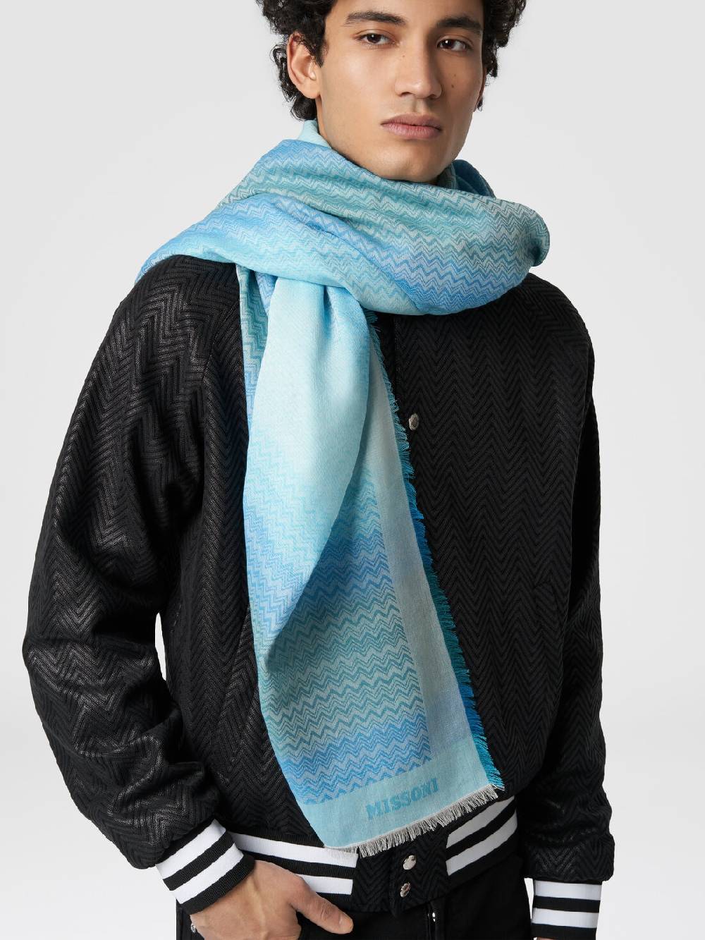 Missoni Foulard in cotone con motivo zig zag e bordi sfrangiati Bestseller
