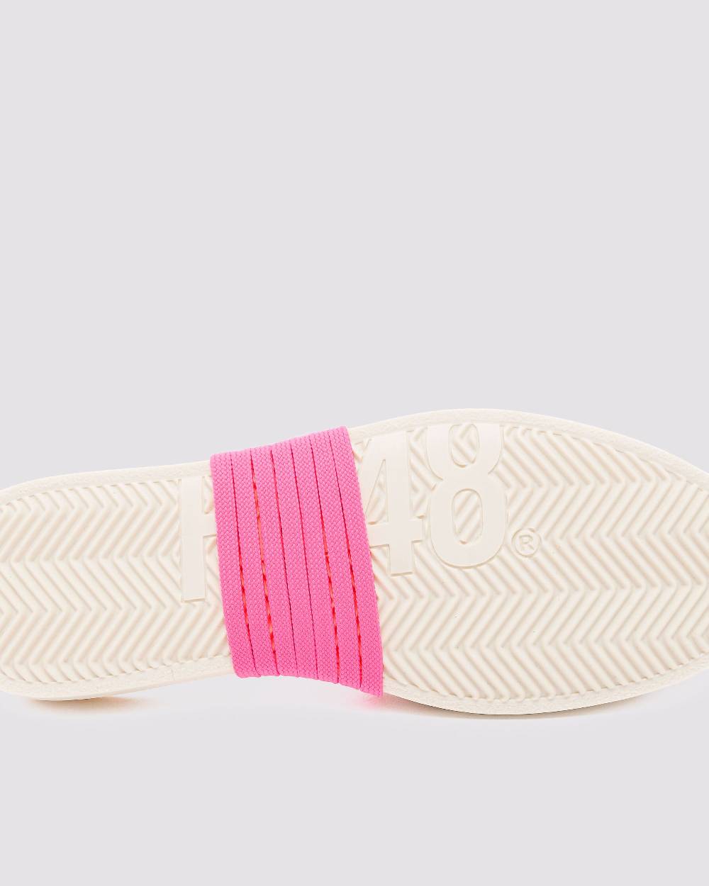 P448 Shoelaces Fuchsia Nuovo