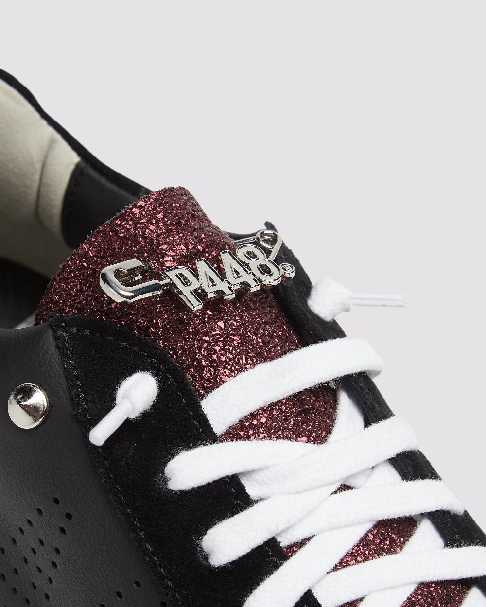 P448 Thea Platform Black/Stud Offerte
