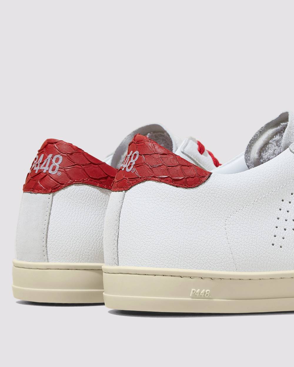 P448 John Carp/Red Qualità