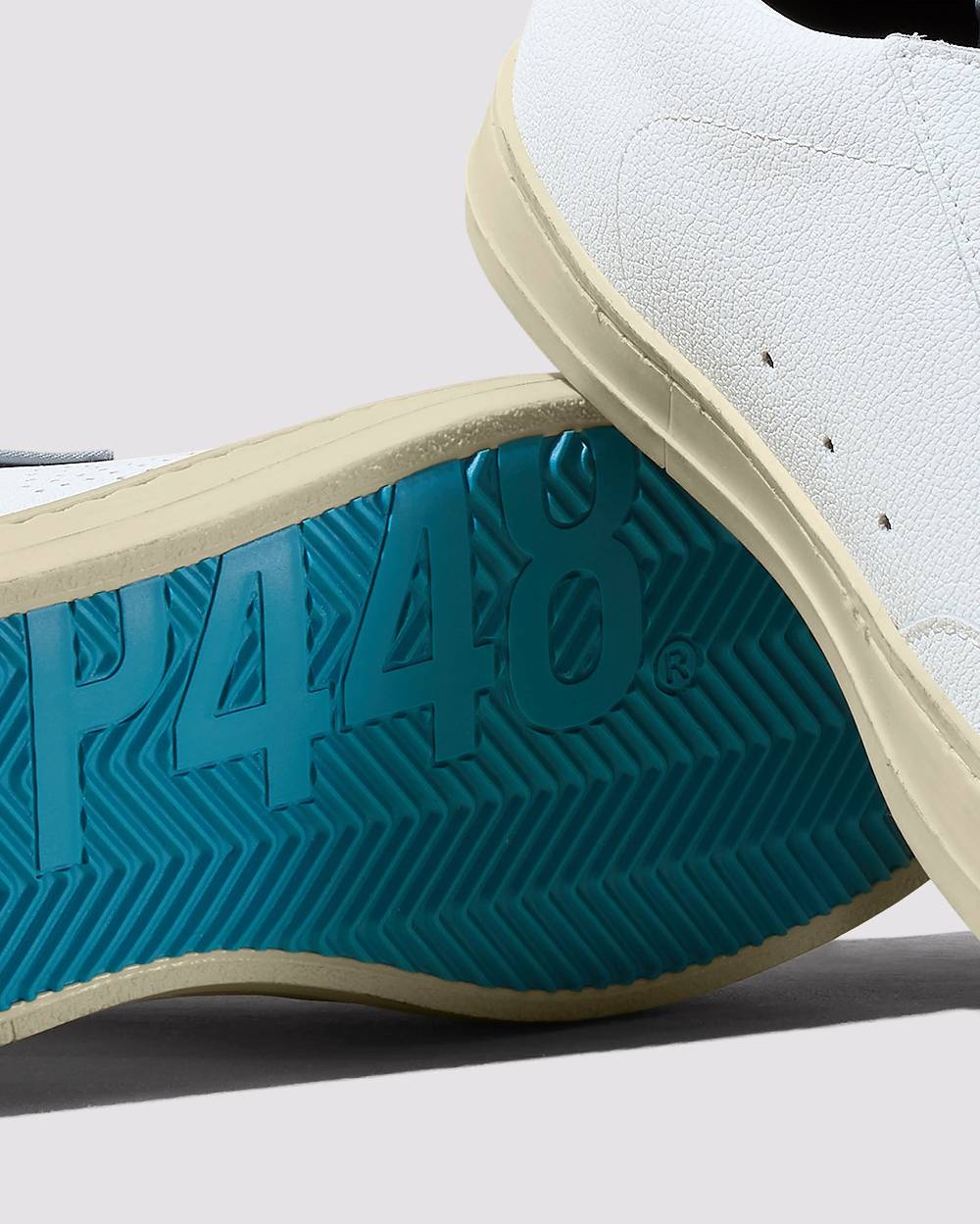 P448 John Recycled White/Blue Offerta