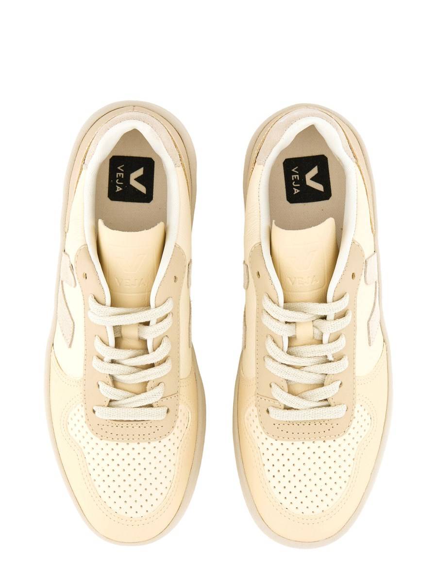 VEJA SNEAKER "V-10" IN PELLE Nuova