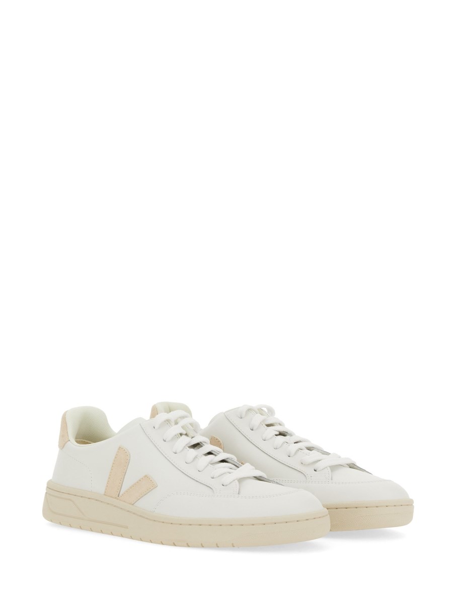 VEJA SNEAKER V-12 IN PELLE Fino Al -60%