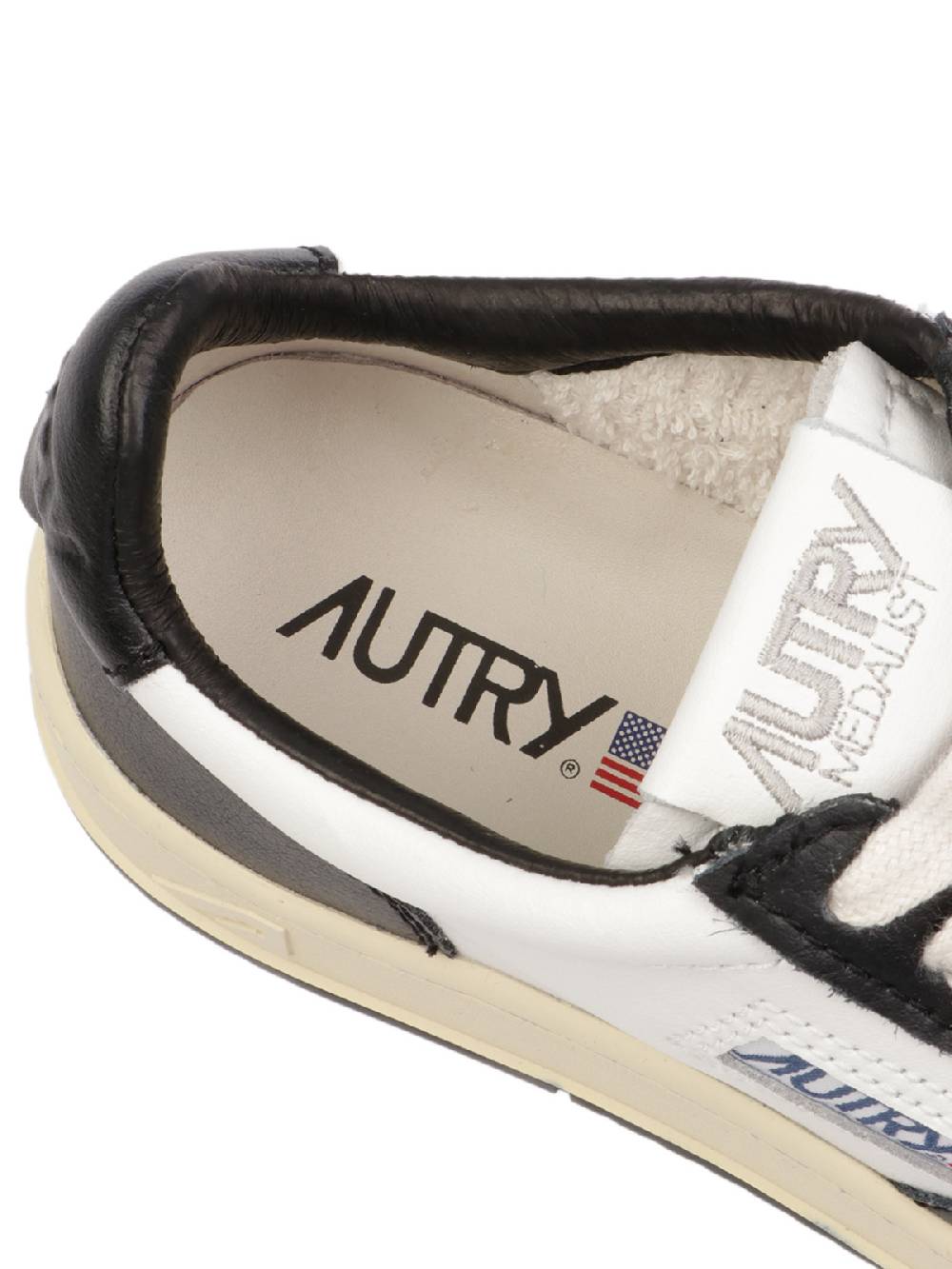 AUTRY Sneakers Donna Medalist Low in Pelle Bicolore Saldi Di Fabbrica
