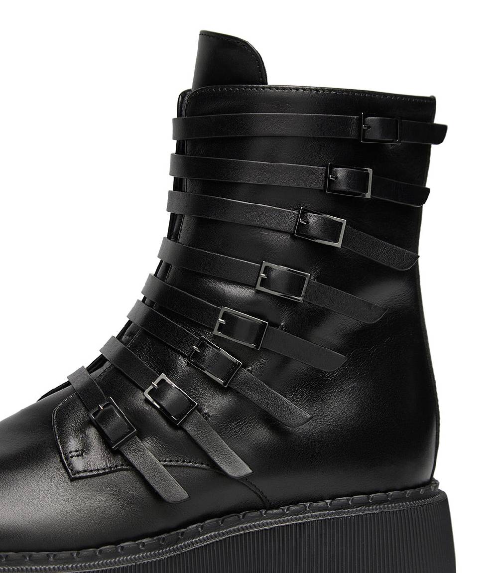 Loriblu Anfibi in vitello nero con cinturini In Saldo