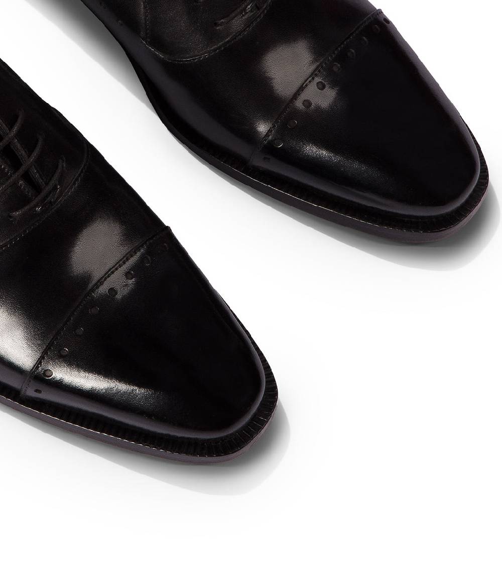 Loriblu Oxford in pelle nera brogue In Vendita