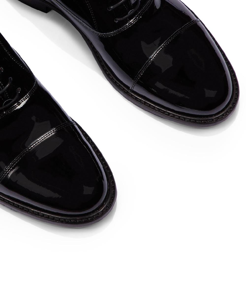 Loriblu Stringate oxford in vernice nera Moda