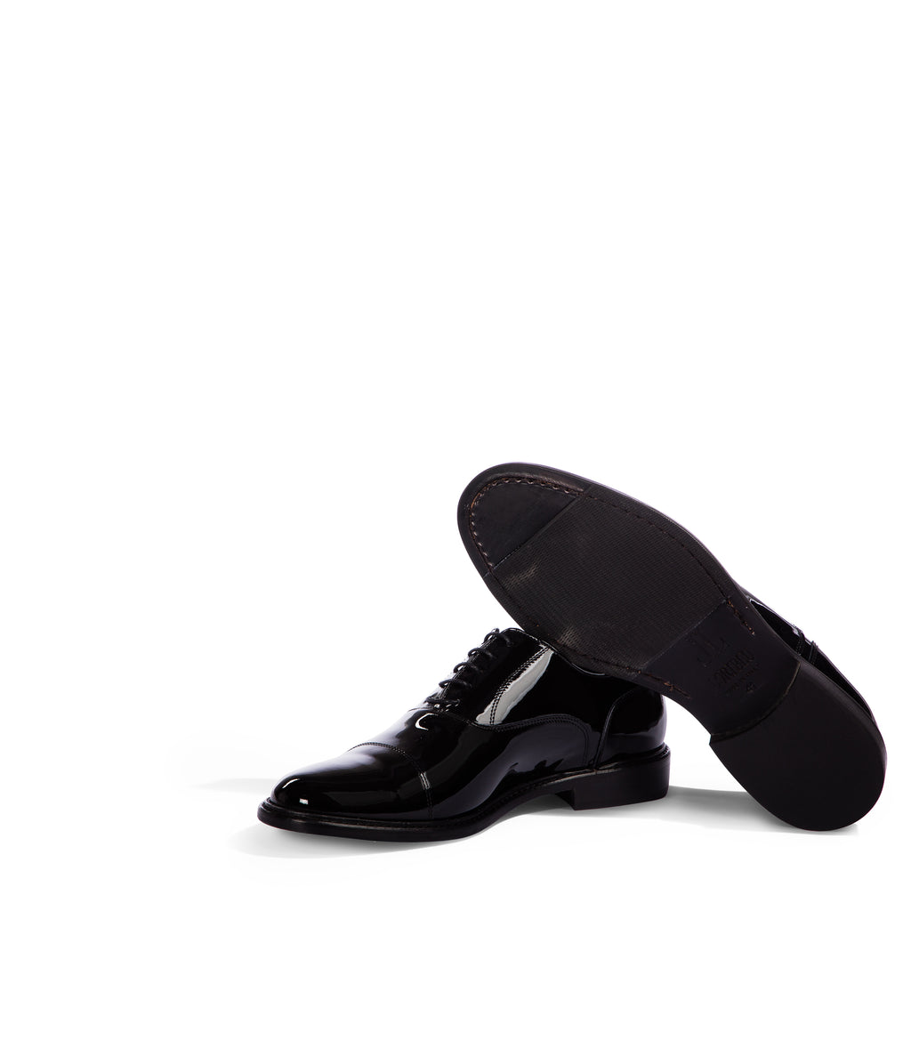 Loriblu Stringate oxford in vernice nera Moda