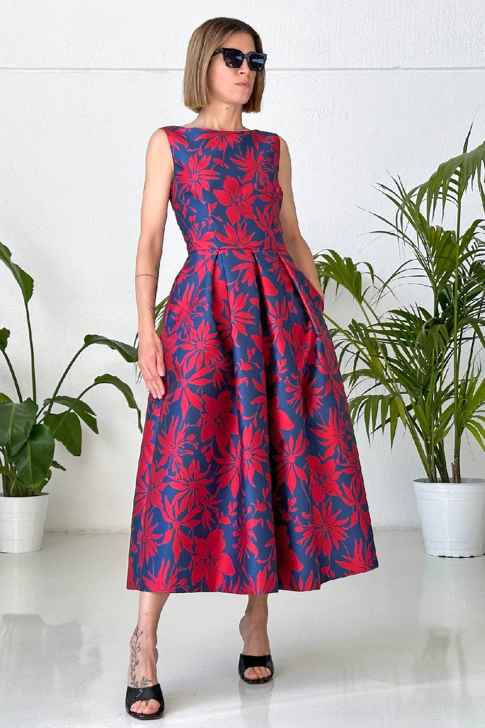 Lunatica Milano Abito Floral Red Blu V Neck Back 2025