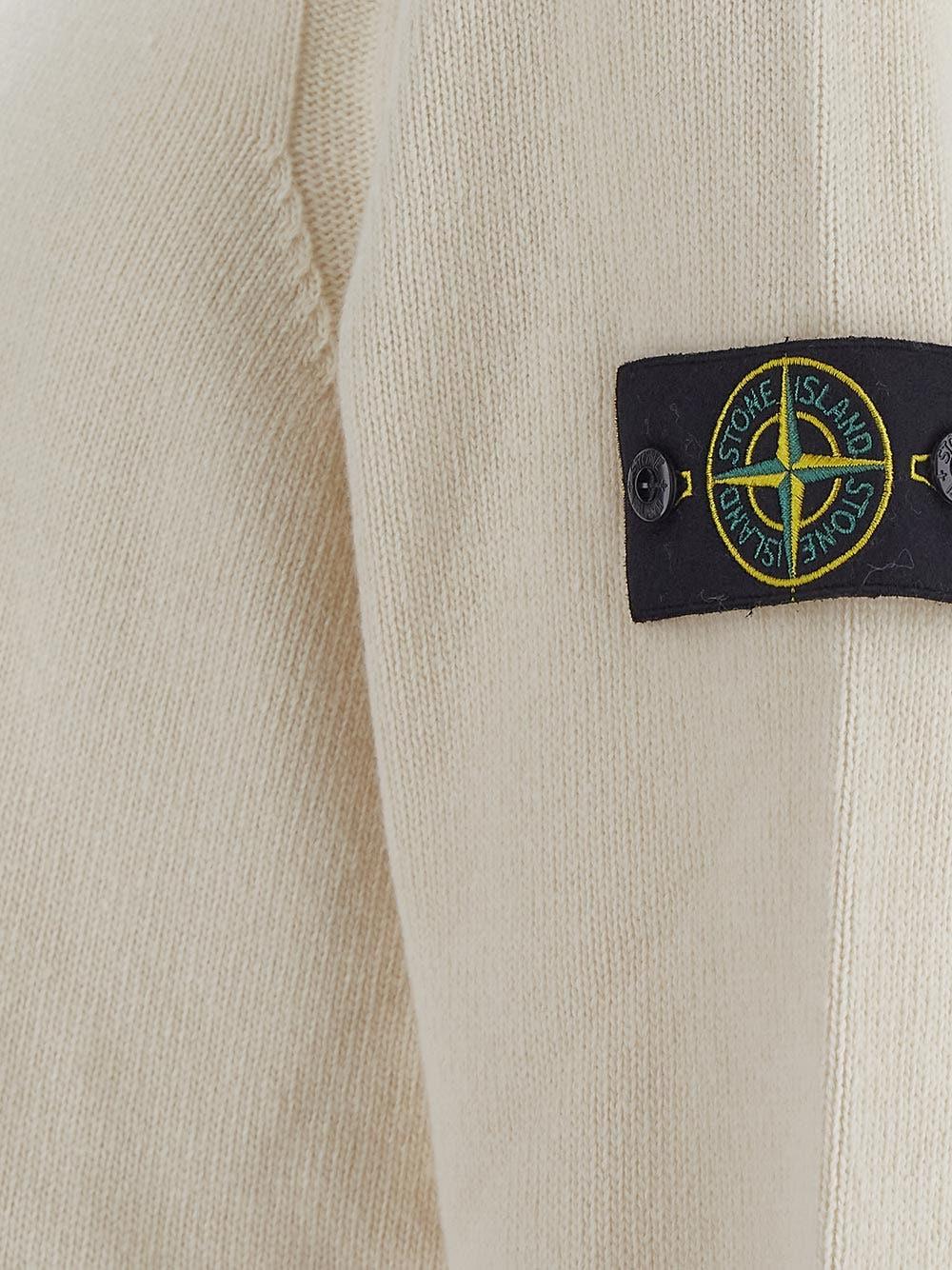 Oluxury Stone Island Logo Knit Offerte