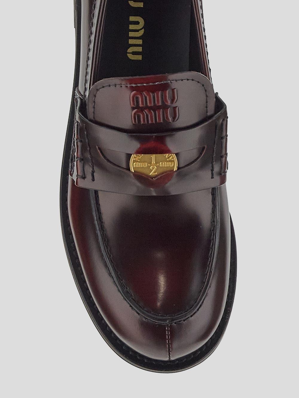 Oluxury Miu Miu loafers Vendita Economica