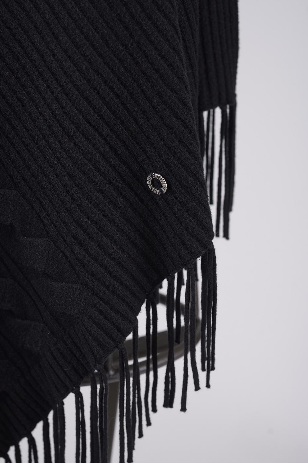 Save The Queen Poncho Online