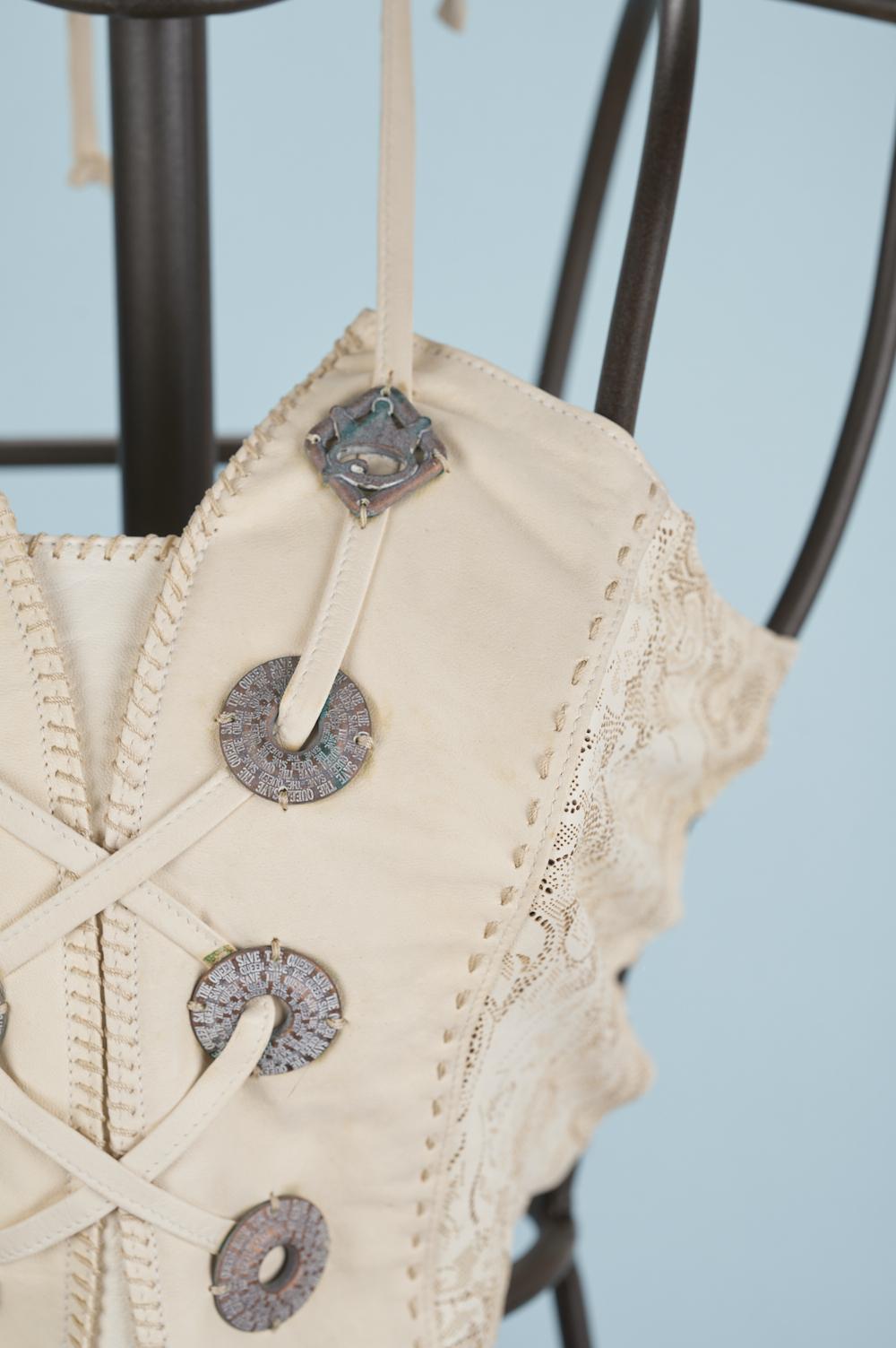 Save The Queen Gilet color avorio in vera pelle con applicazioni 2025