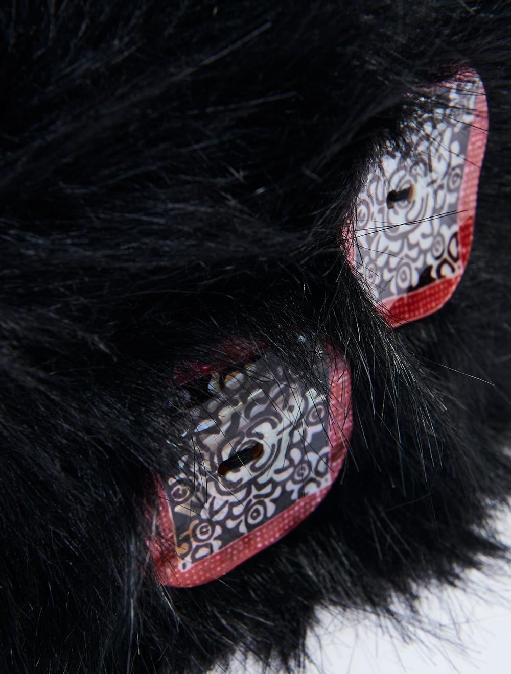 Save The Queen colbacco nero in eco pelliccia Moda