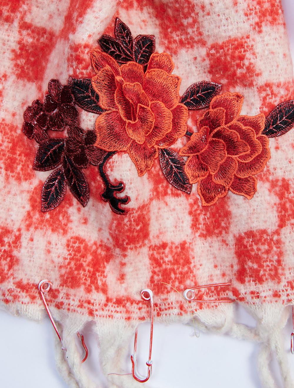Save The Queen sciarpa in tessuto di maglia effetto mohair 2025