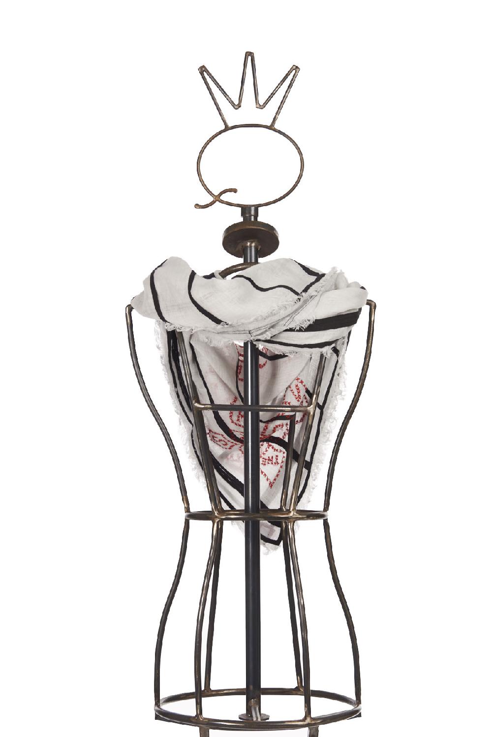 Save The Queen Sciarpa ricamata in lino Moda