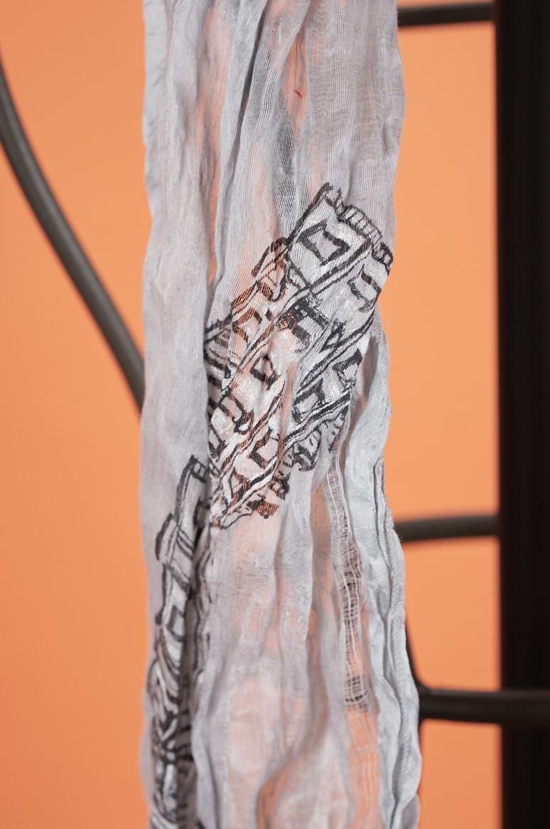 Save The Queen Foulard in lino e seta Shopping Online