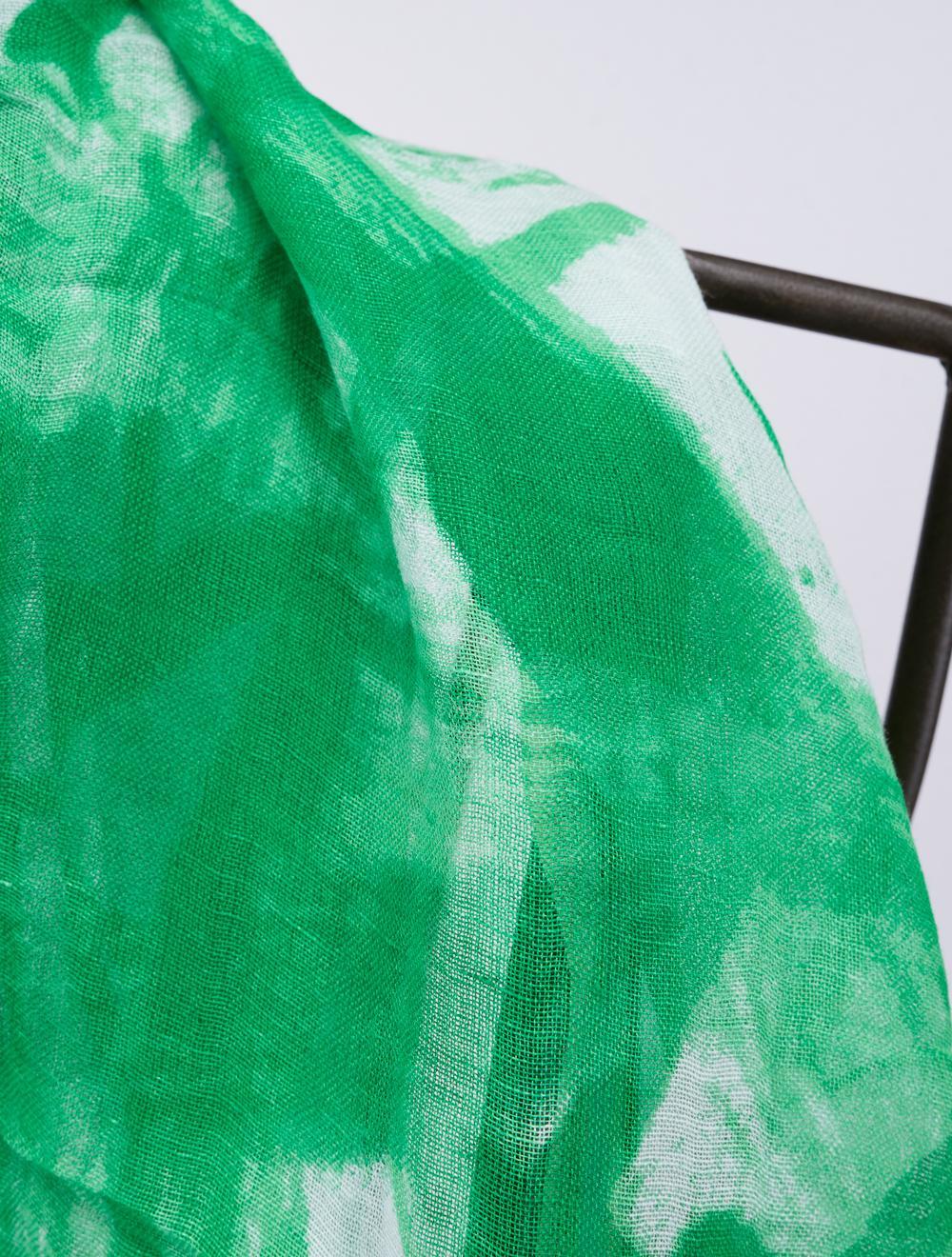 Save The Queen Stola con stampa verde in lino e modal Offerta