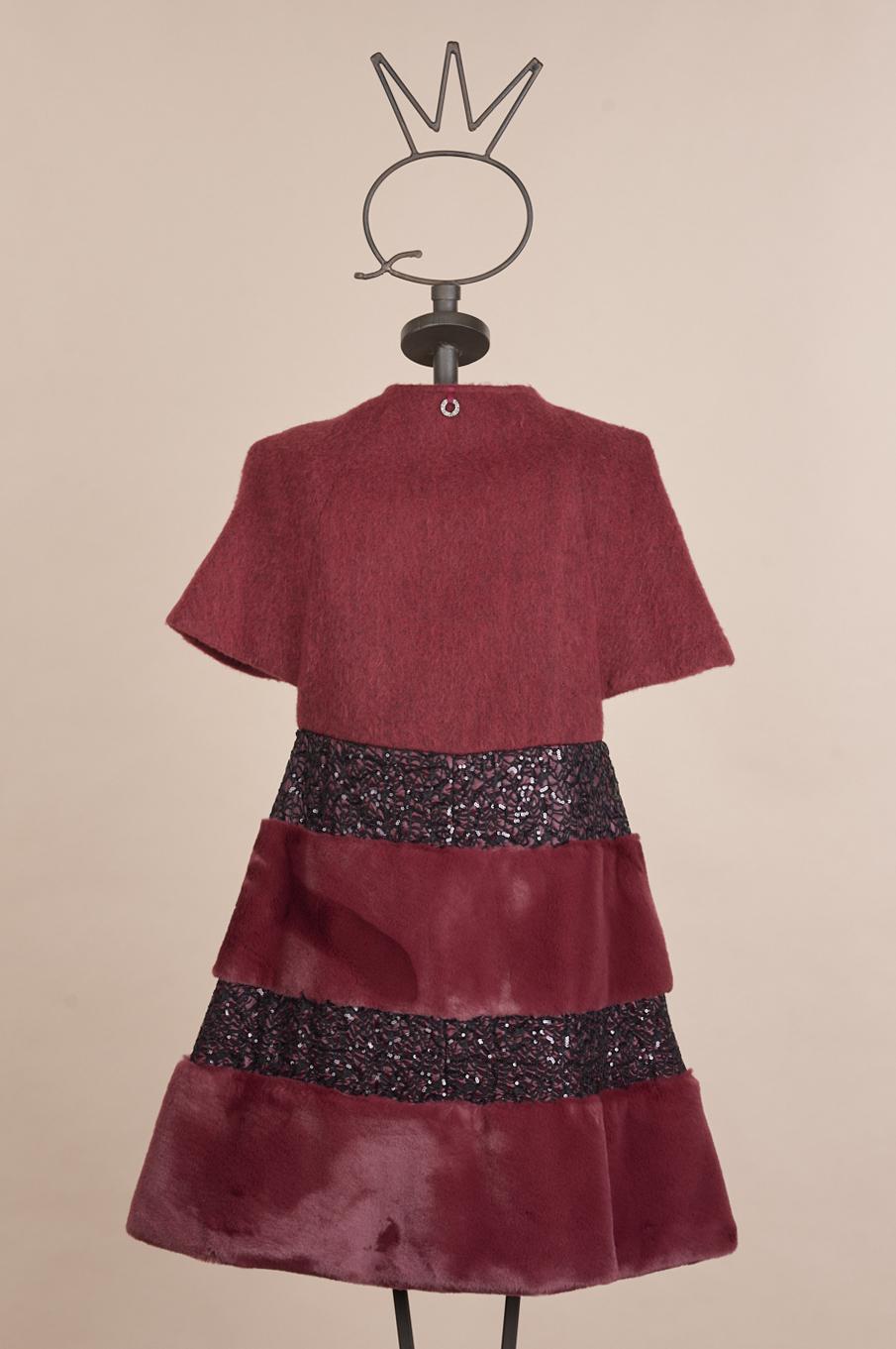 Save The Queen Mantella in lana ed eco pelliccia con dettagli di paillettes Affare Del Giorno