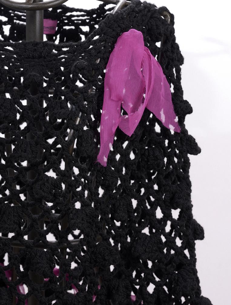 Save The Queen Poncho color nero In Vendita