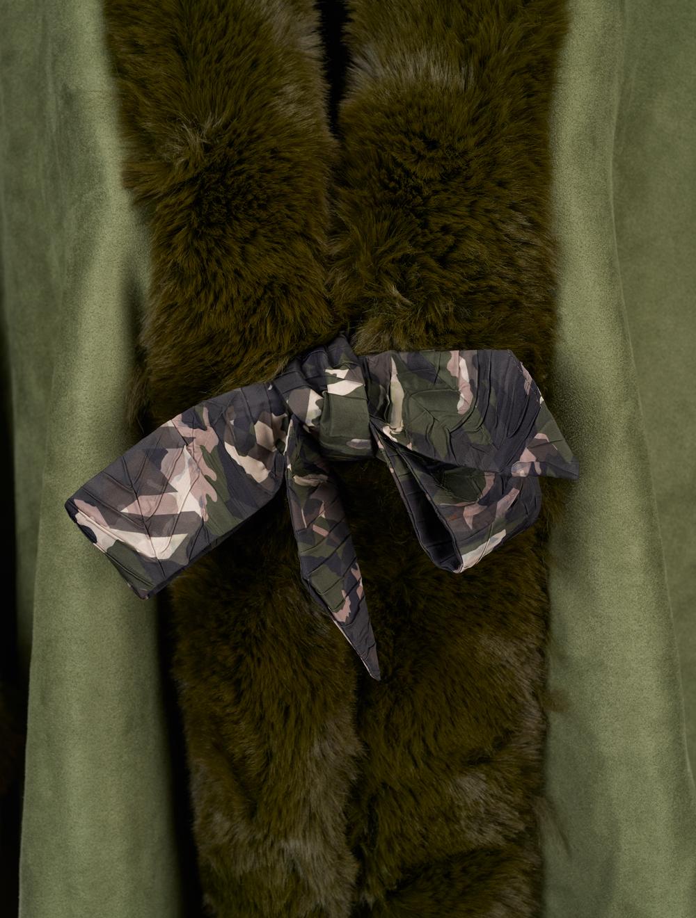 Save The Queen Mantella con frange in eco shearling Offerte