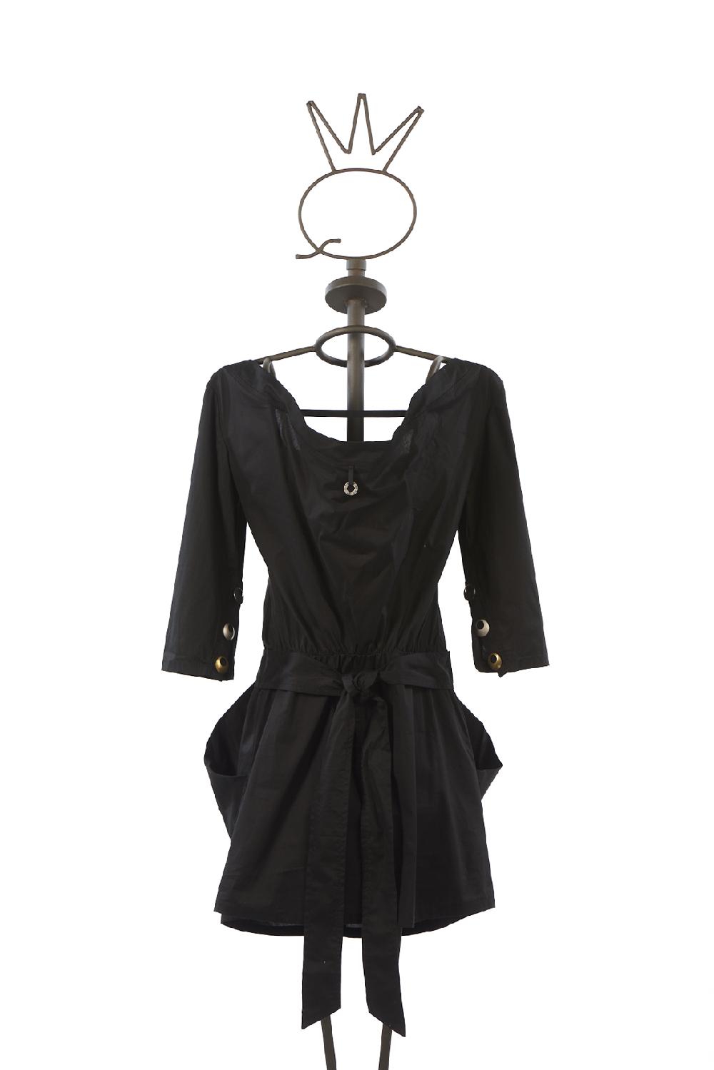 Save The Queen Vestito corto nero con decorazioni in metallo Vendita Calda