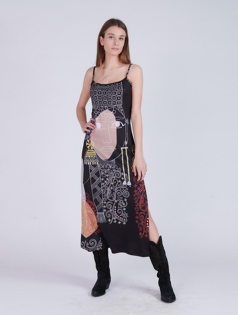 Save The Queen Vestito lungo con stampa astratta dedicata alle donne africane e poncho in tulle operato Spedizione Gratuita