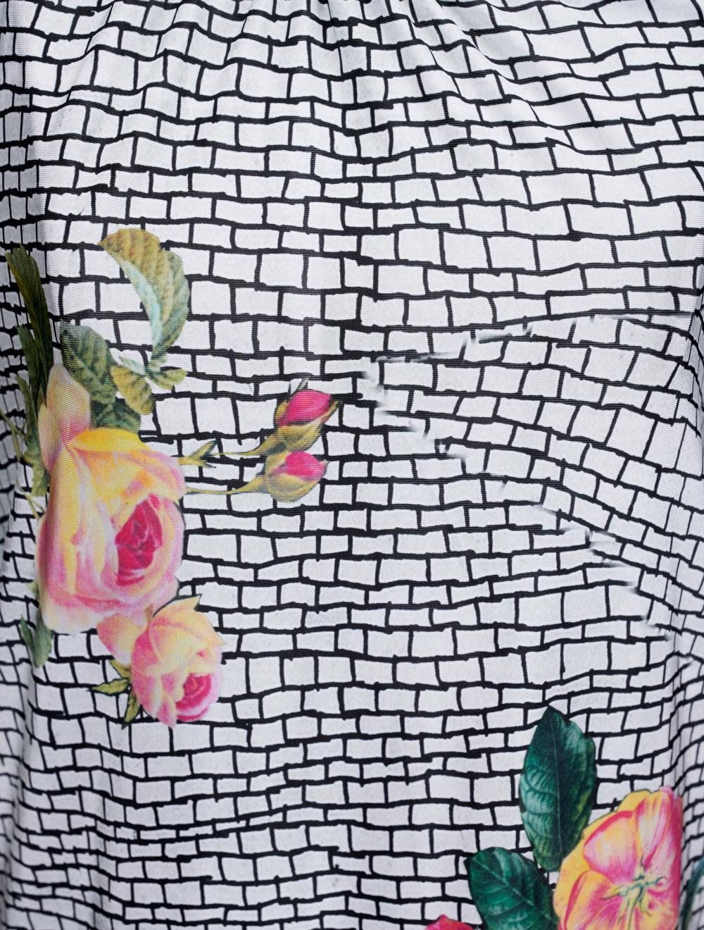 Save The Queen T-shirt in jersey di viscosa con stampa geometrica e floreale Prezzo Ridotto
