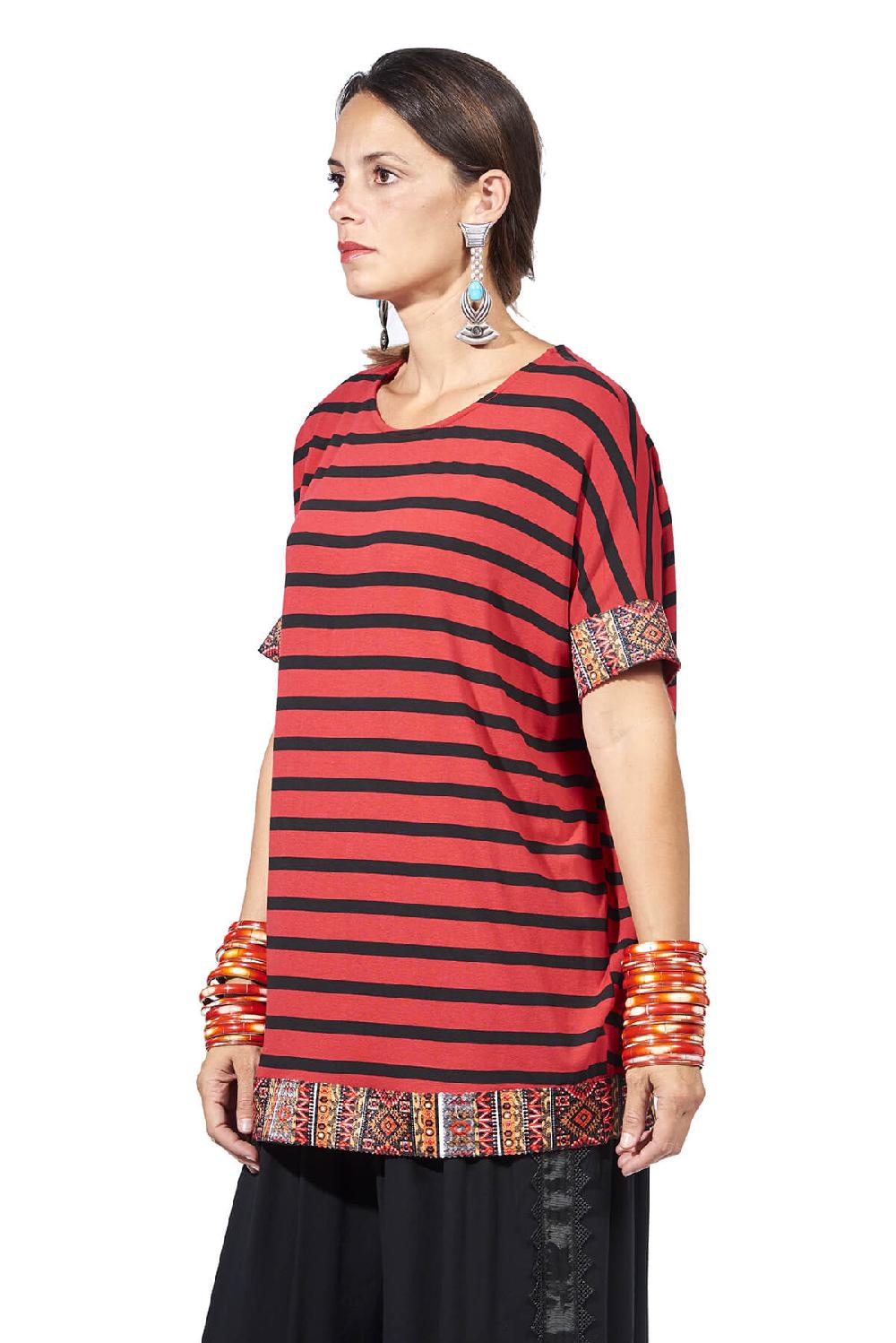 Save The Queen T-shirt rossa con righe nere e passamaneria Presa