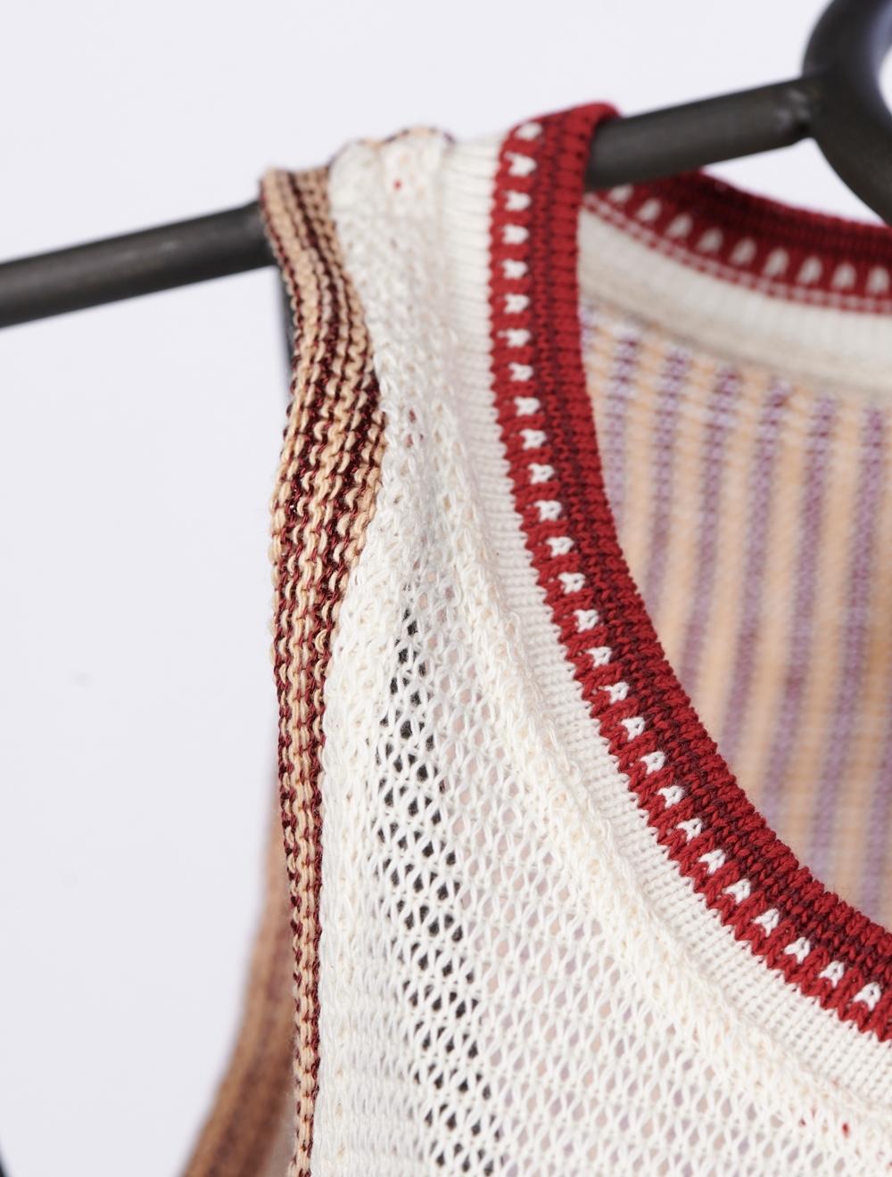 Save The Queen Top bianco in misto cotone elasticizzato con applicazione Shopping online
