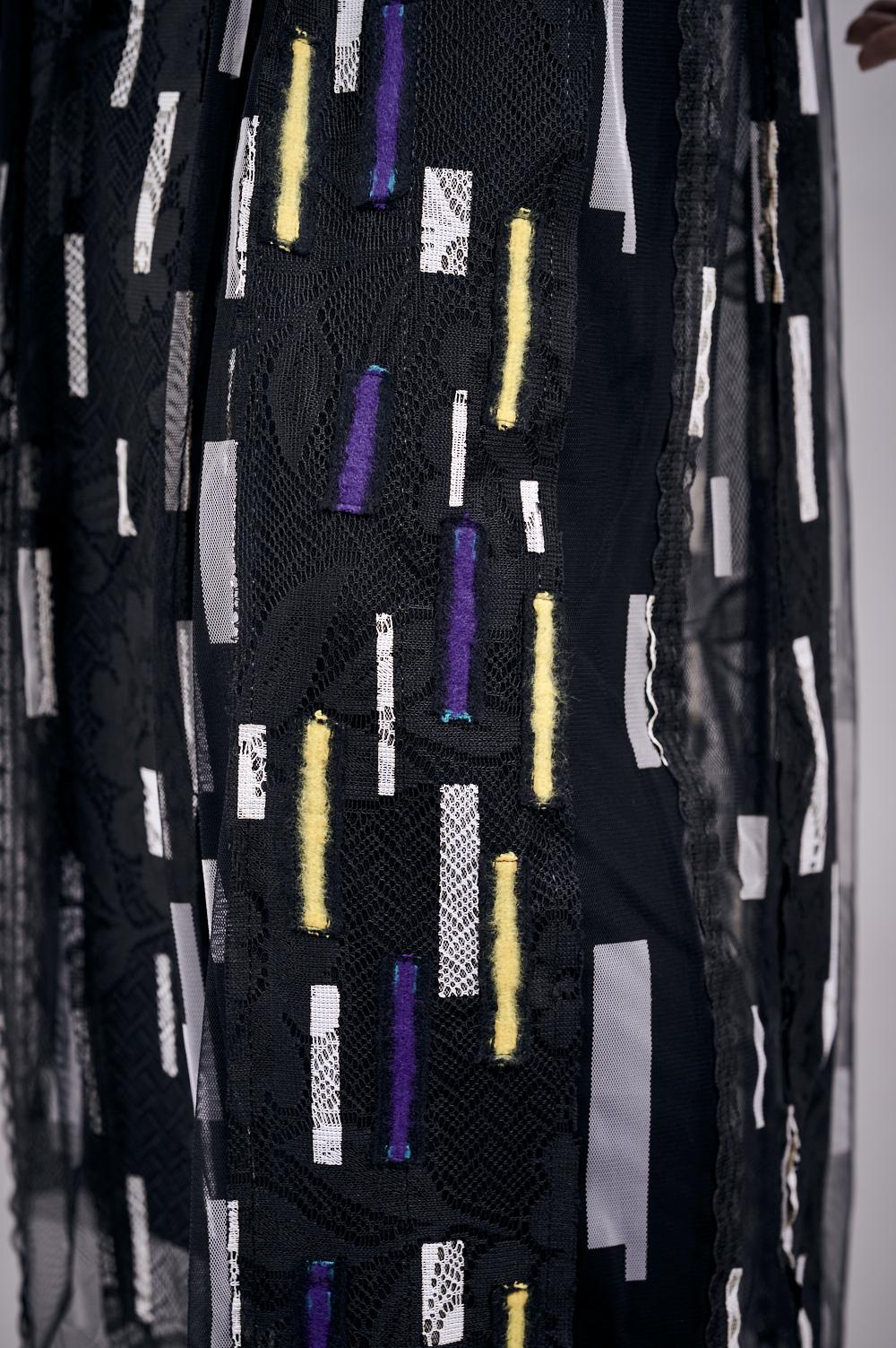 Save The Queen Gonna in tulle con stampa geometrica nera e beige Acquista Ora