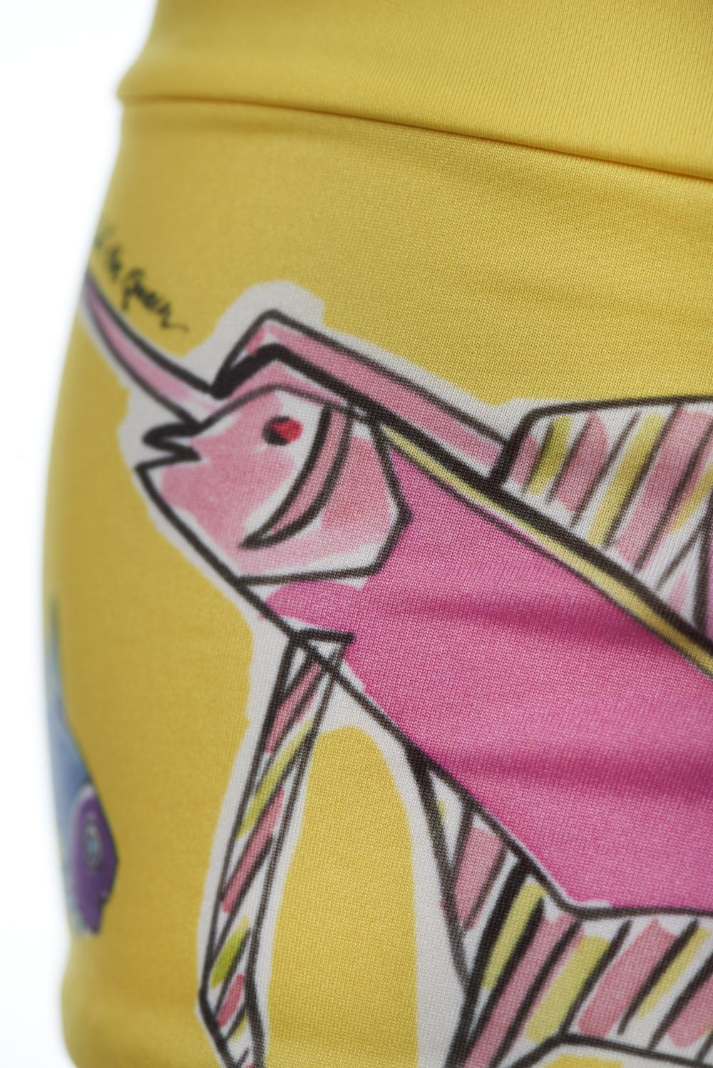 Save The Queen Shorts gialli con stampa pesci In vendita