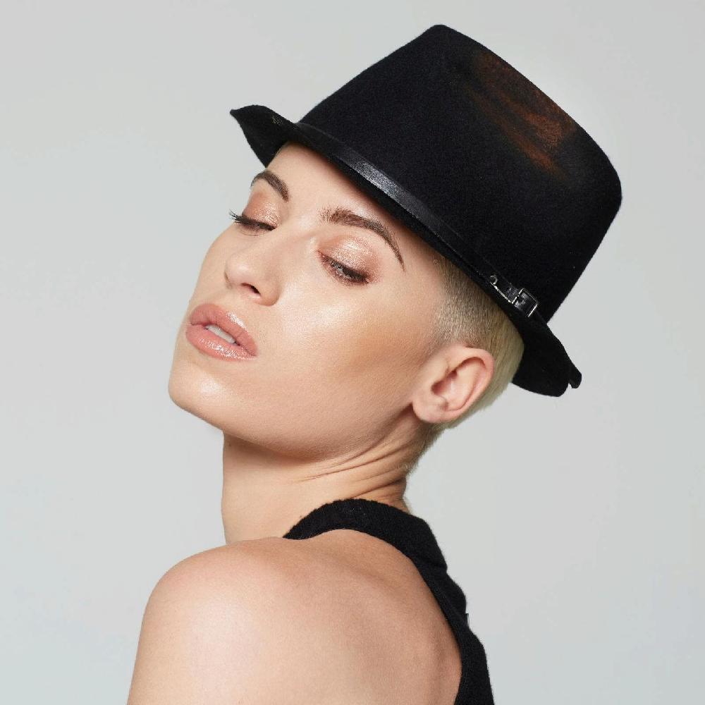 A.S.98 CAPPELLO DOLLY In Linea
