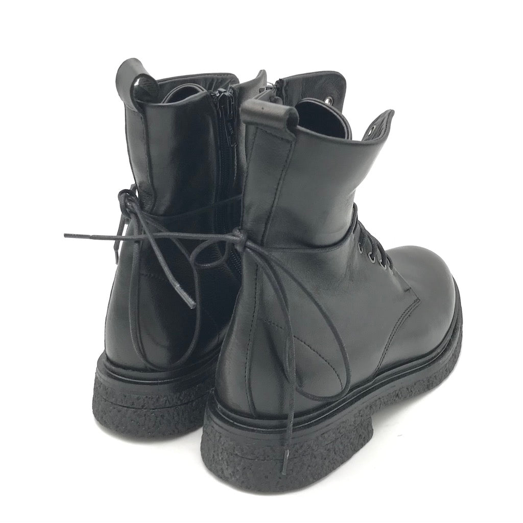 Zulian Calzature Anfibio in pelle nera 2025